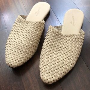 Universal threads mules